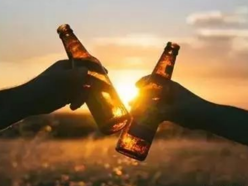 人為什么喝酒？看完這個(gè)你就懂了！